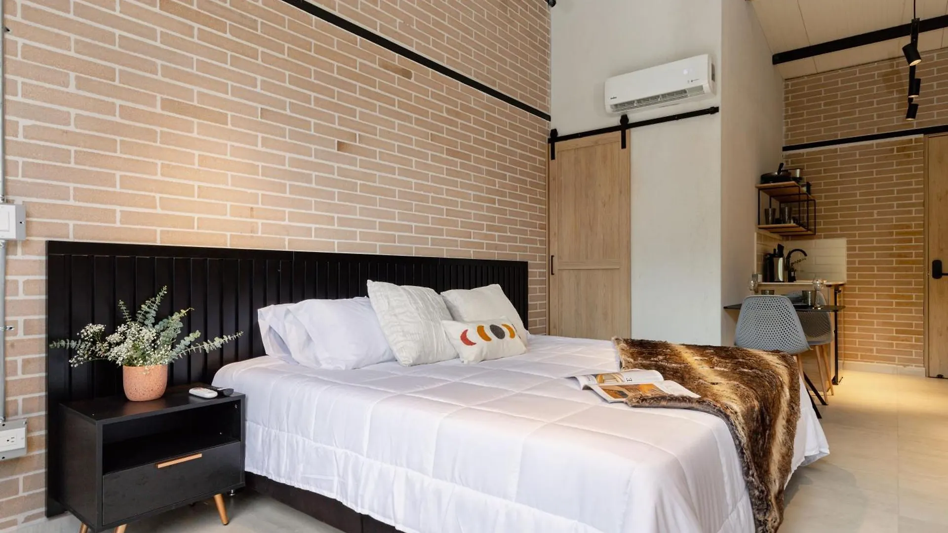 Apartment Estancia Serena Para Pareja En Estudio En Laureles Medellin Colombia