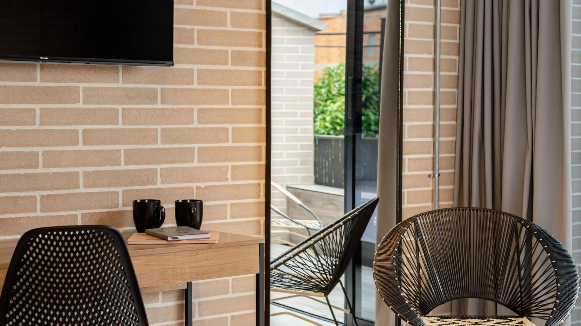 Estancia Serena Para Pareja En Estudio En Laureles Medellin 0*,