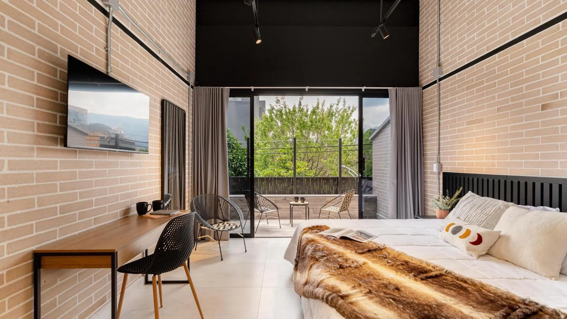 Estancia Serena Para Pareja En Estudio En Laureles Medellin