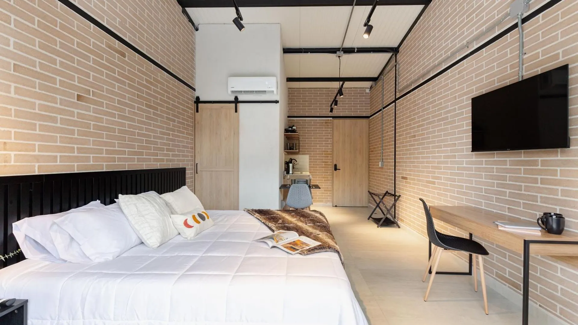 Estancia Serena Para Pareja En Estudio En Laureles Medellin Colombia